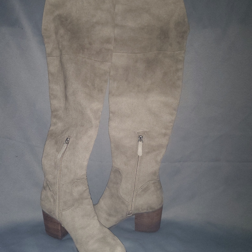 Chic Over the Knee Suede Boots